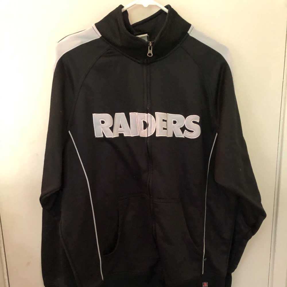 Black Raiders zip up